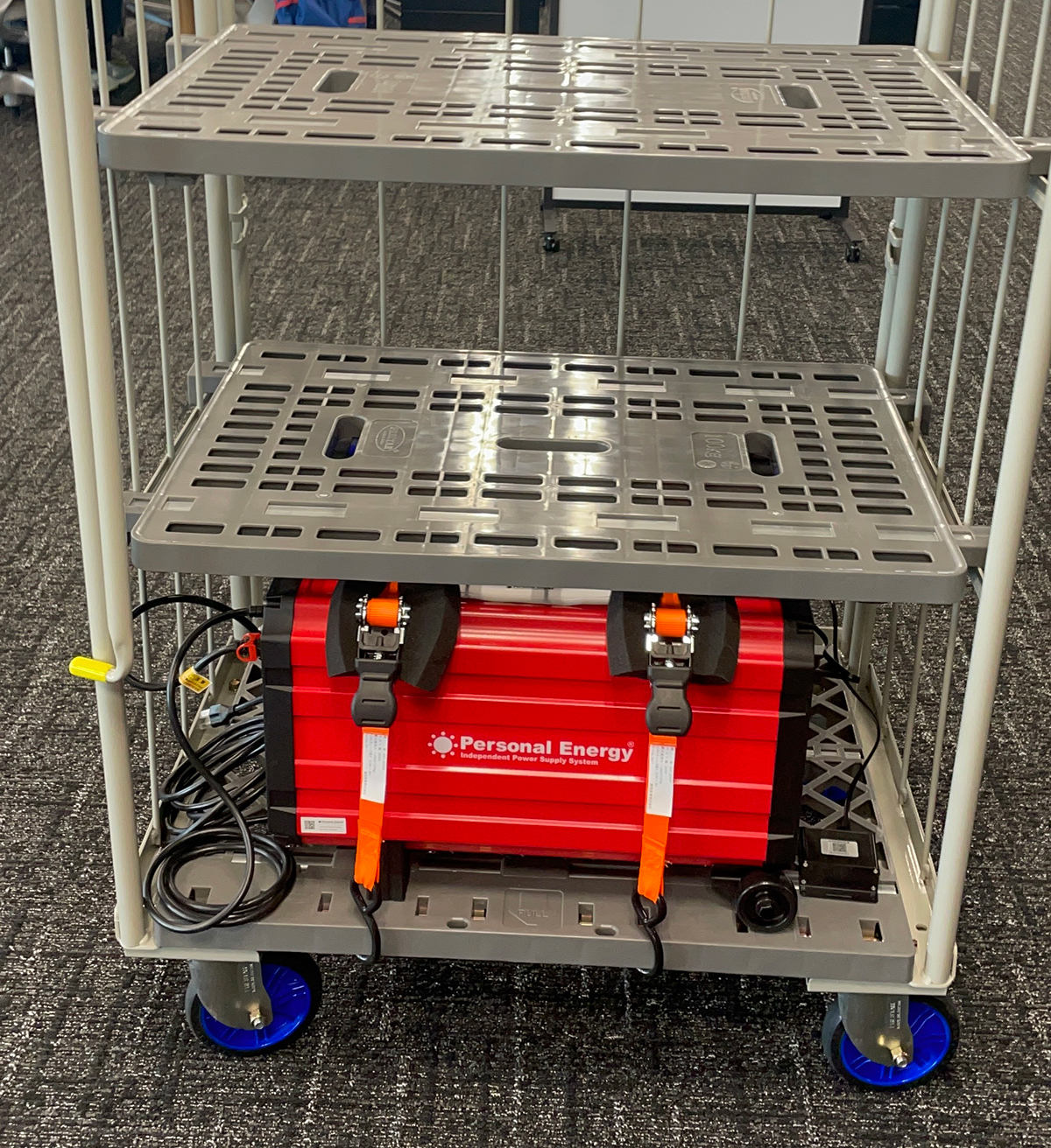 既設UPSの長時間化提案に用いる移動式のオフグリッド電源ユニット