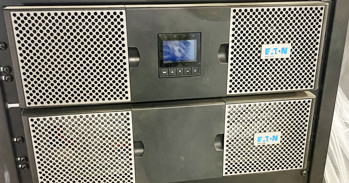 UPSの落とし穴16選｜赤ランプ、異臭、5分で停止…見落とされがちな故障と停止の前兆