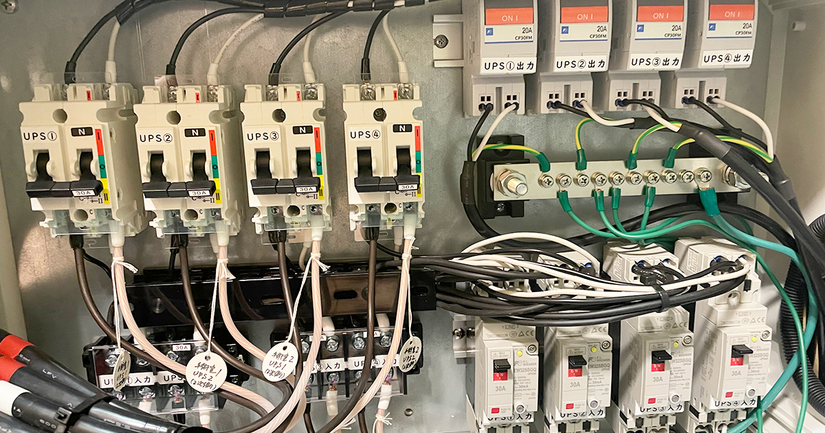 法定停電の復電時にUPSが壊れるのはなぜか｜見落とされる突入電流と老朽化