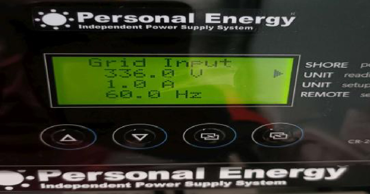 船舶UPSが赤色点滅しても故障とは限らない｜制御電源の過電圧・瞬断・異電圧投入